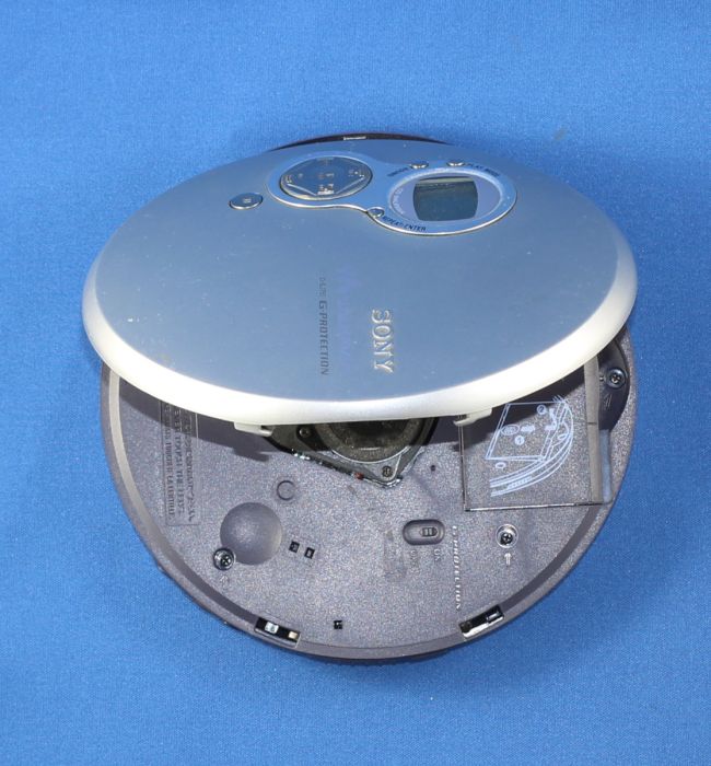 Sony Walkman D-EJ751 Portable Compact Disc Player ▷