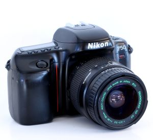 Nikon F50 SLR 35mm Film Camera Quantaray NF AF Lens